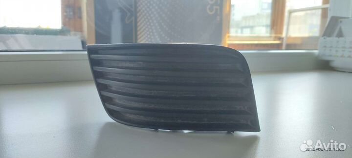 Заглушка в бампер правая, Toyota opa