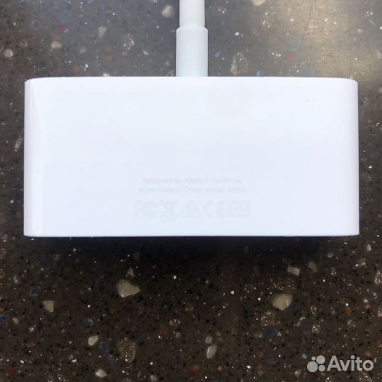 Переходник с lighting на vga и USB-C