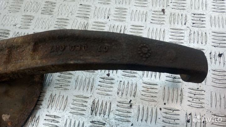 Цапфа/кулак поворотный передний левый Mercedes-Ben