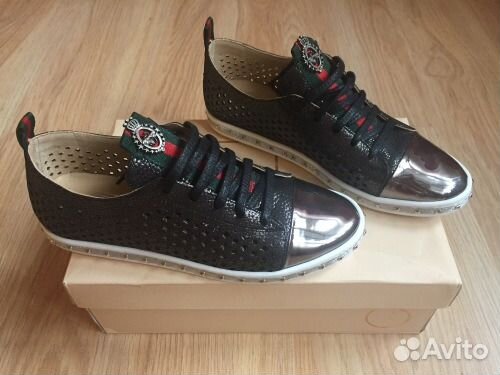 Новые кроссовки