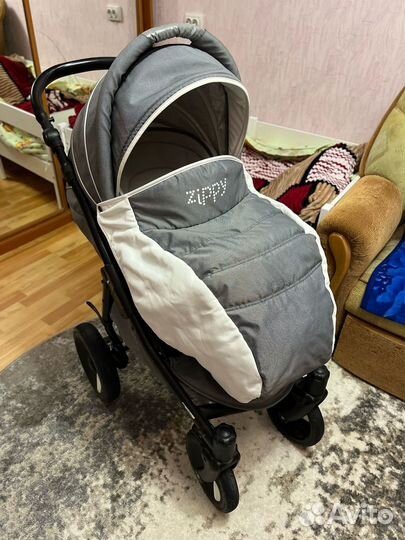 Прогулочная коляска zippy 2в1