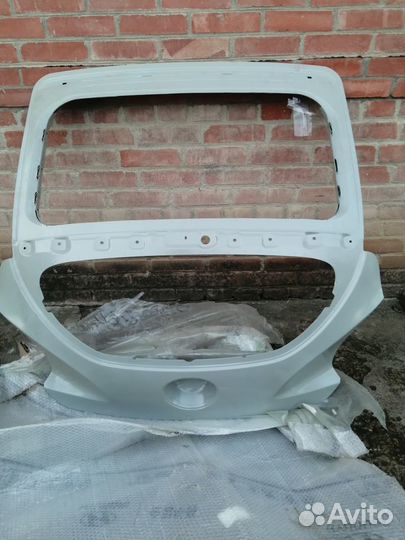 Новая дверь багажника Hyundai Veloster 2011 -2016