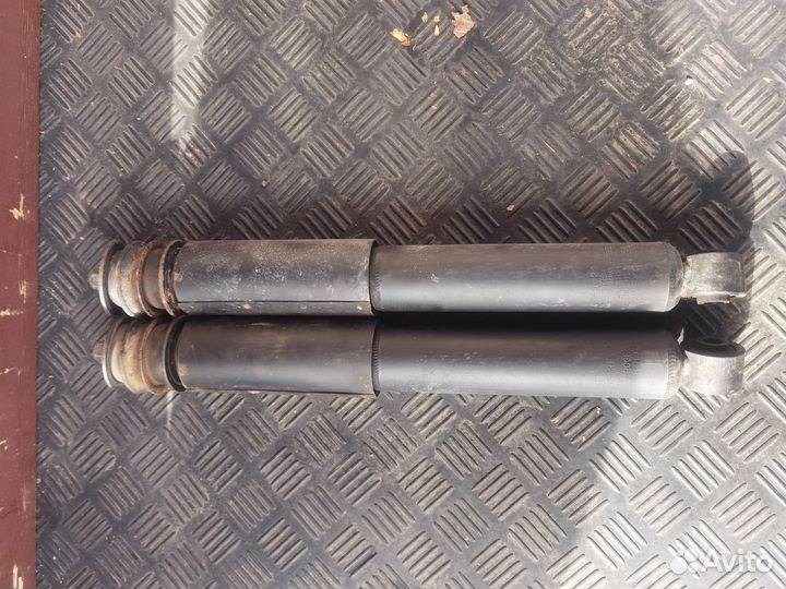 Продам пружины на ленд крузер 200