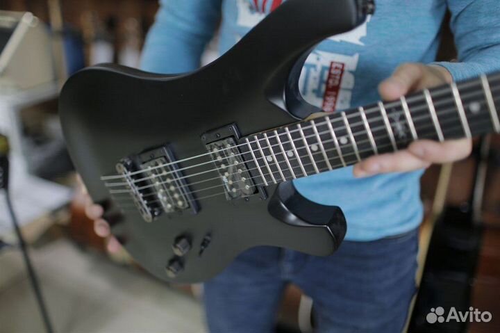 Электрогитара Schecter + аксессуары