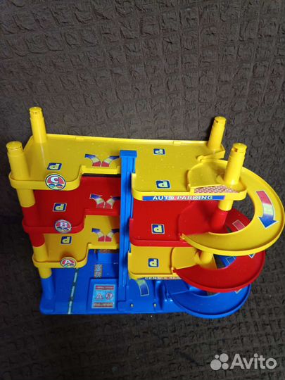 Игрушка парковка трек