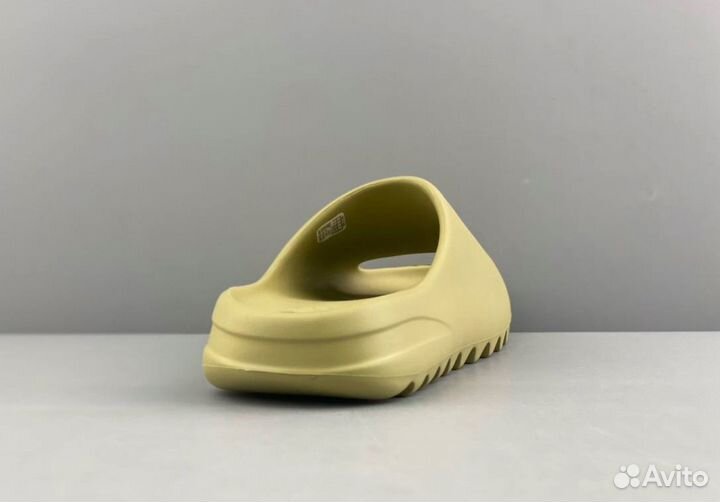 Шлепки женские adidas Yeezy slide