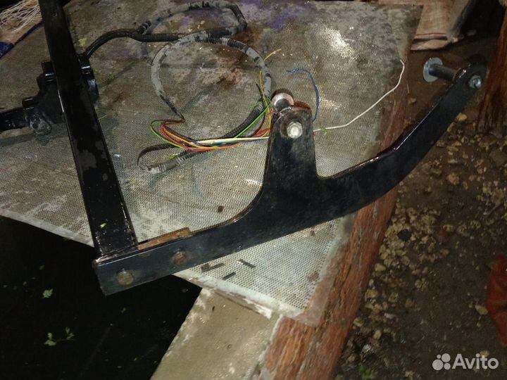 Фаркоп на LADA largus