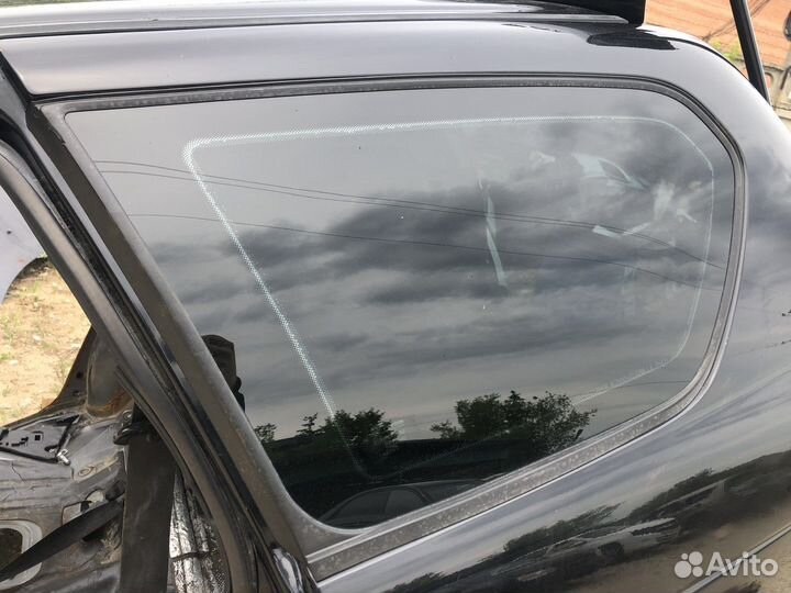 Стекло глухое форточка левая приора универсал