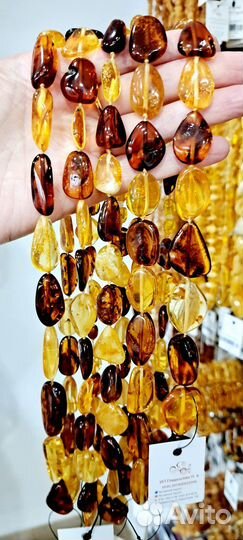 Красивые янтарные бусы