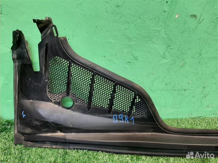 Решетка стеклоочистителей Peugeot 308 (4E) 2008