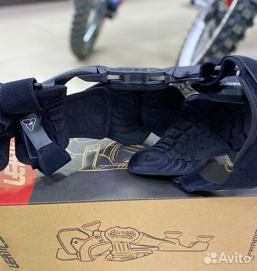 Брейсы Leatt C-Frame Pro Carbon