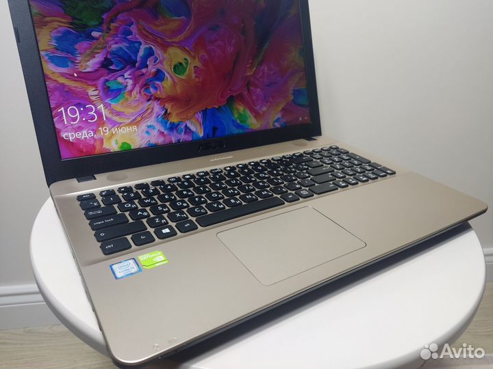 Шикарный игровой Asus Core i3, 12Gb, SSD256, 920MX