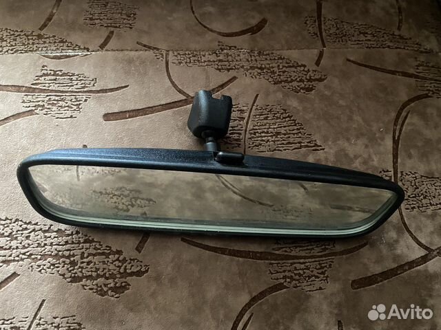 Зеркало заднего вида