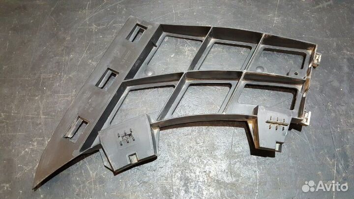 Направляющая заднего бампера левая Porsche Cayenne