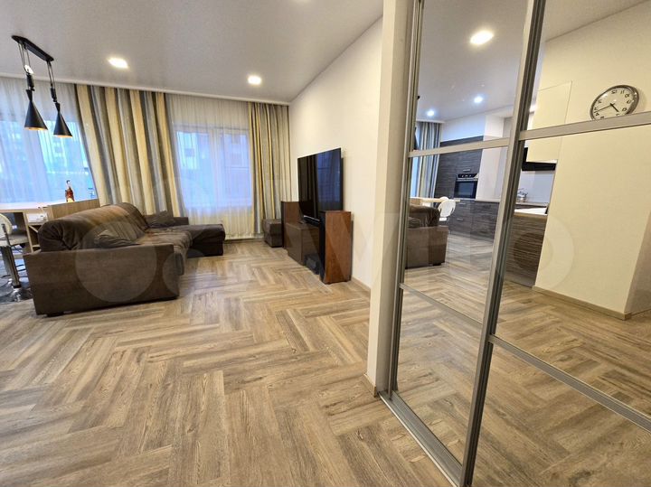 2-к. квартира, 80 м², 1/8 эт.