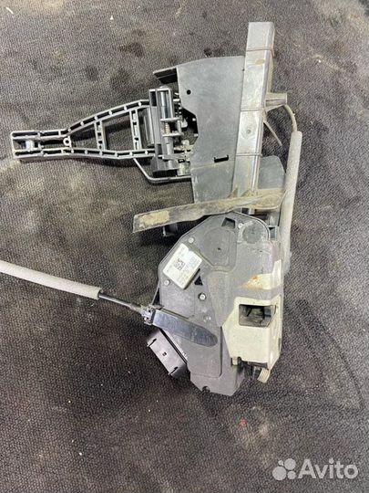 Замок двери передней правой Ford Focus 3 2011 CB8