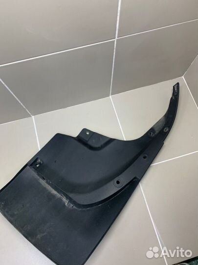 Брызговик задний левый Lexus Lx570 2007