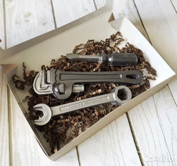 Подарок сыну на 23 февраля из шоколада