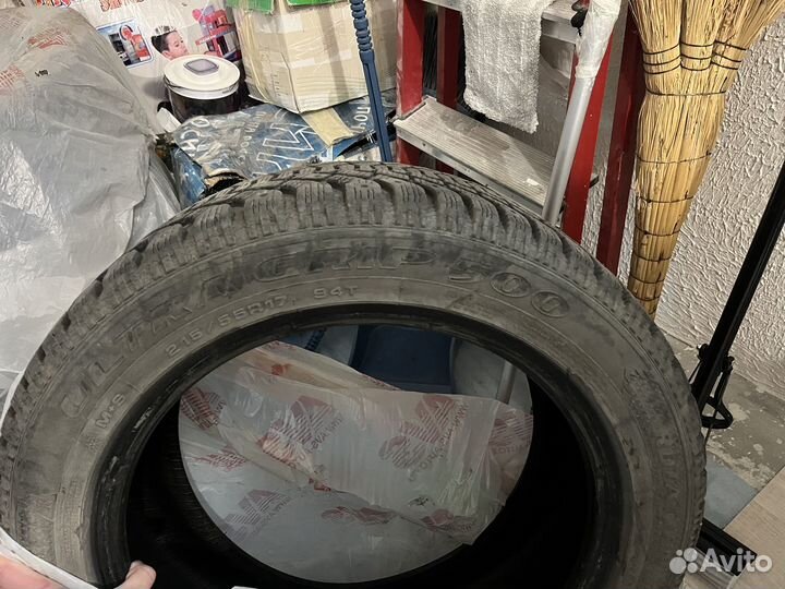 Goodyear UltraGrip 500 215/55 R17