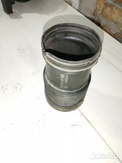 Патрубок фильтра bмw 7 Е65 бмв 7 Е65 Е66