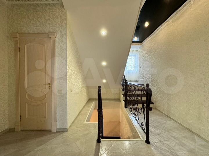 Коттедж 273,8 м² на участке 15 сот.