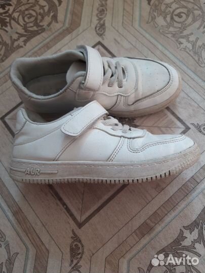 Кроссовки детские р.32