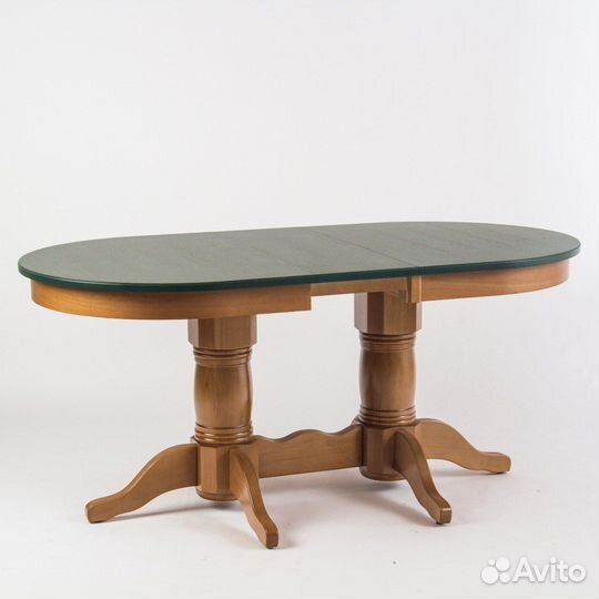 Большой обеденный стол