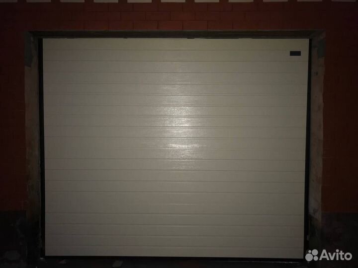 Секционные ворота