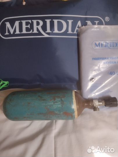 Кислородный баллон и подушки