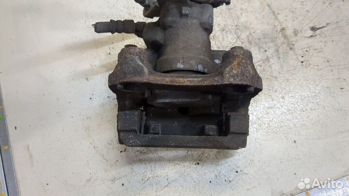 Суппорт Toyota Urban Cruiser, 2010