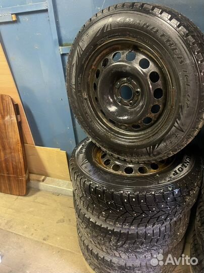 215/65 r16 dunlop kaptur duster