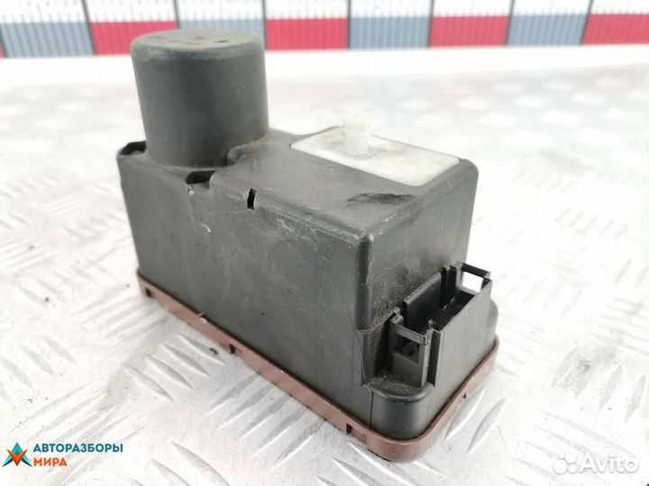 Компрессор центрального замка Volkswagen Golf 3