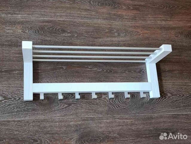 Вешалка настенная с брашировкой