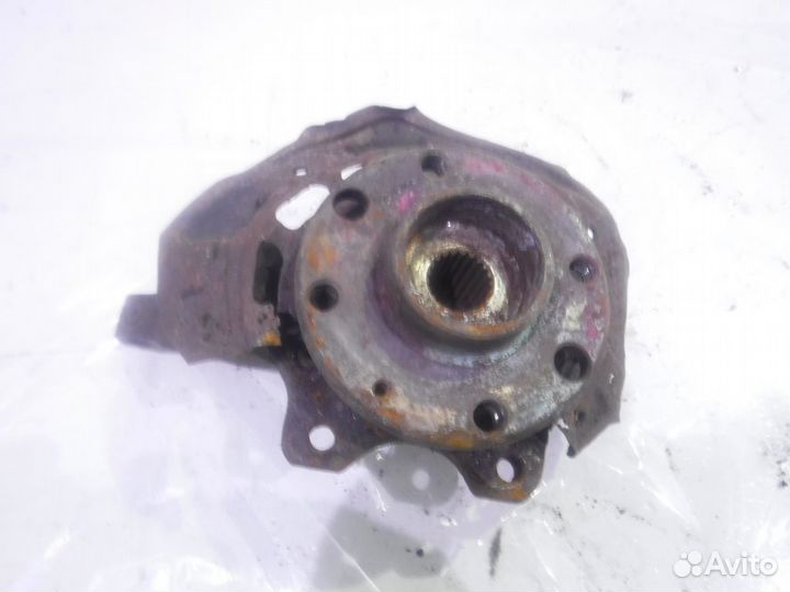 Кулак передний левый Опель