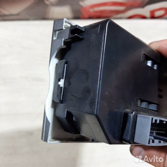 Блок управления климат-контролем Opel Astra H