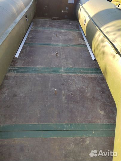 Лодка с мотором