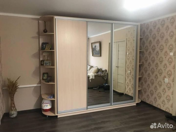 Шкаф купе с зеркалом дуб молочный