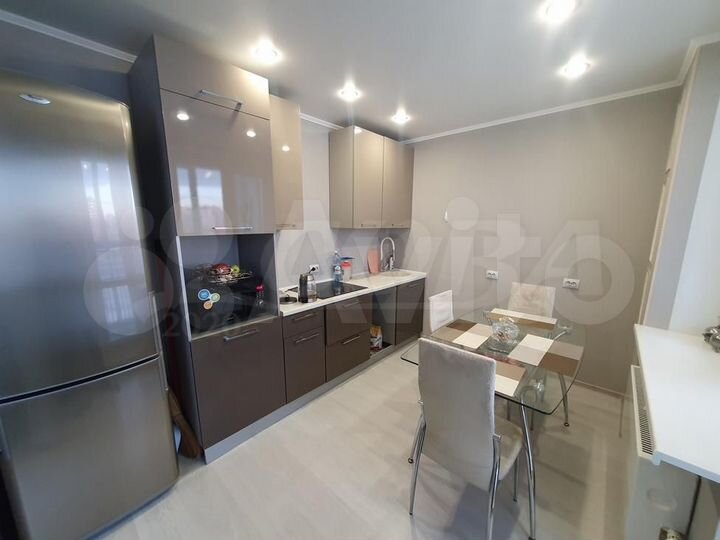 2-к. квартира, 56 м², 8/16 эт.