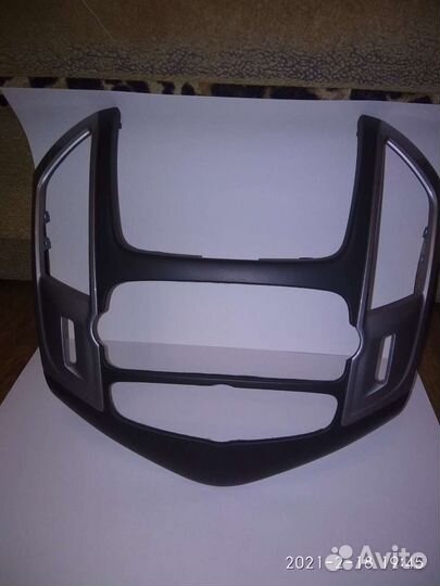 Штатная магнитола от Шевроле Круз с рамкой