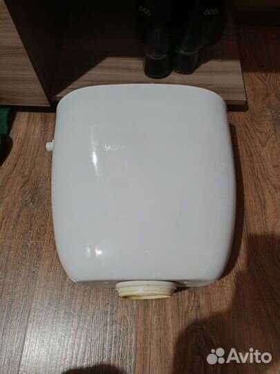 Сливной бочок, боковая подводка