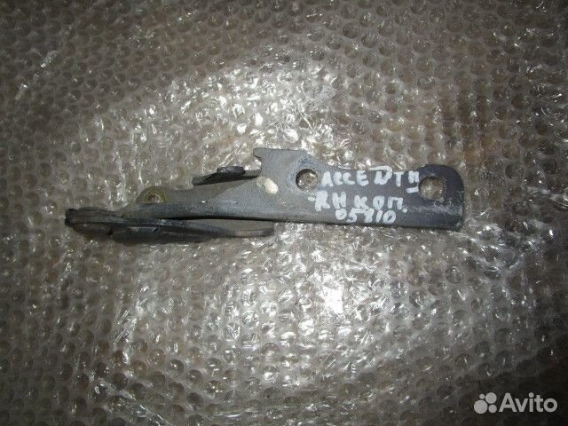 Петля капота правая Hyundai Accent II (+tagaz) 200