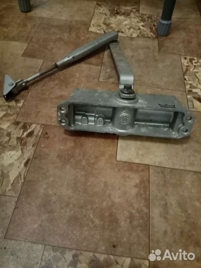 Доводчик дверной dorma