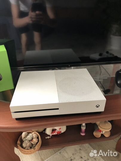 Xbox One s 2 геймпада 1tb