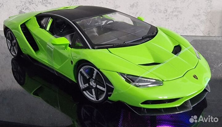 Коллекционная модель Lamborghini Centenario 1:18