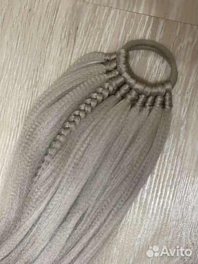 Хвост волосы на резинке