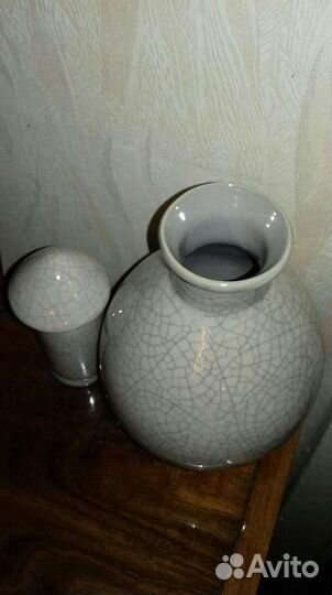 Глиняный кувшин для вина