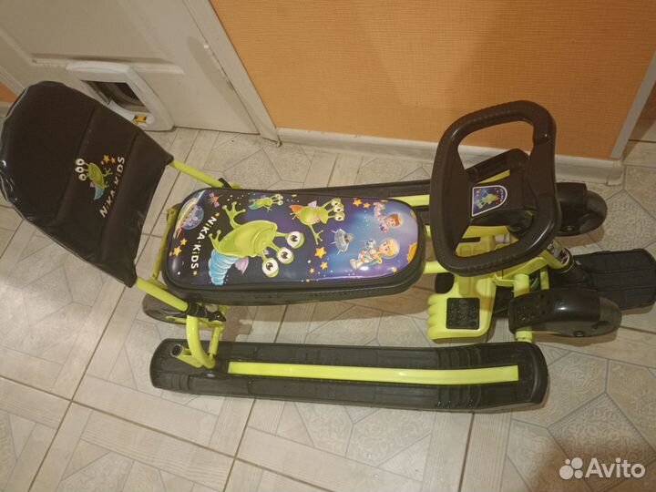 Детский снегокат с колесами