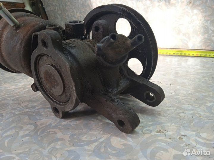 Насос гидроусилителя Toyota Carina 2 1990