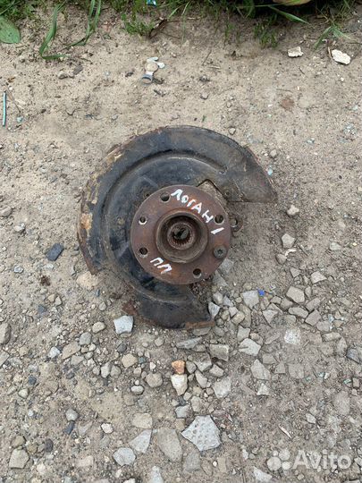 Цапфа передняя правая renault logan 1