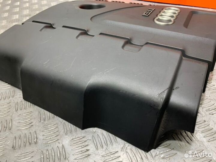 Накладка двс декоративная Audi Q5 8RB